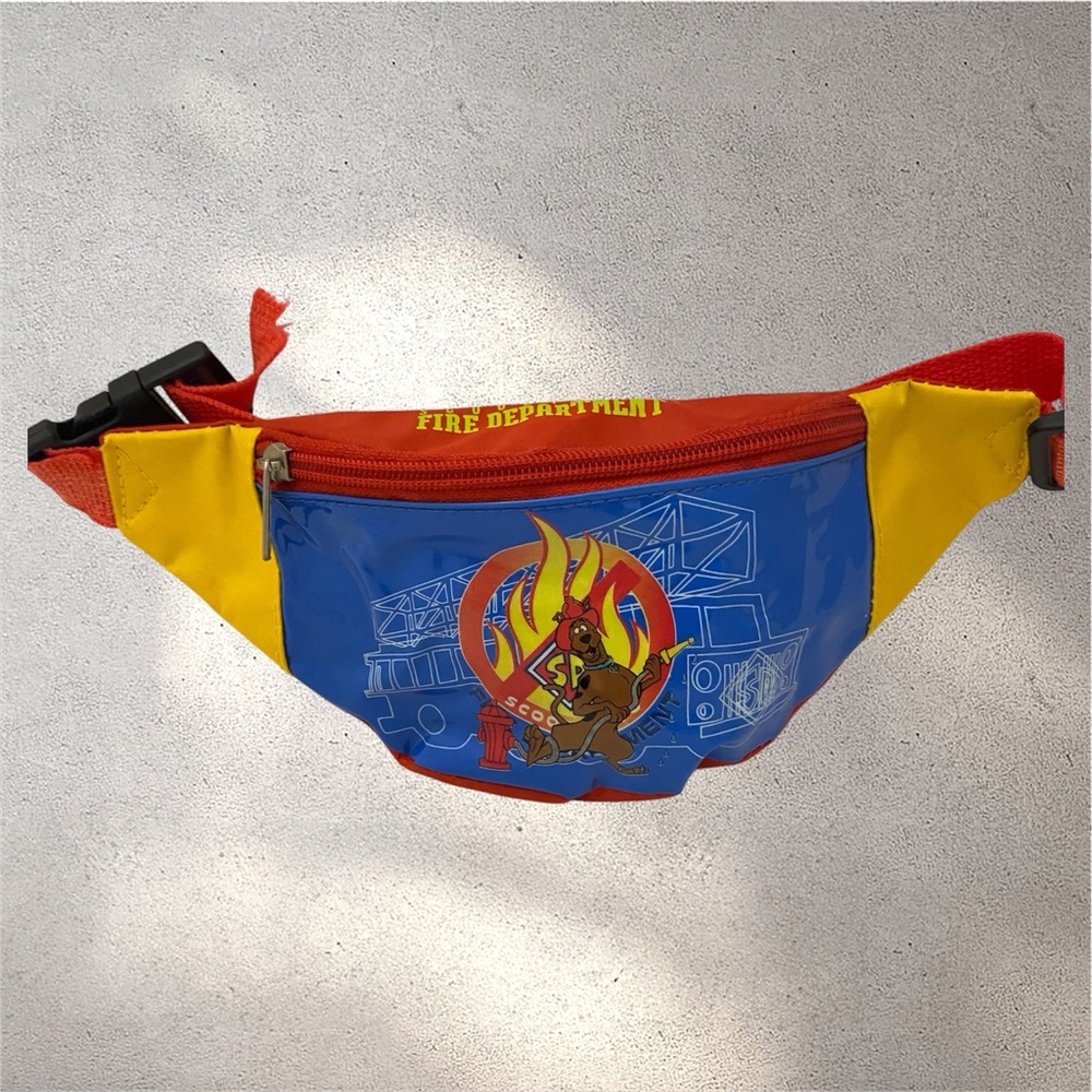 Vintage Scooby Dooby Doo Firefighter Fire Department Fanny Pack Bag Red *flaw*